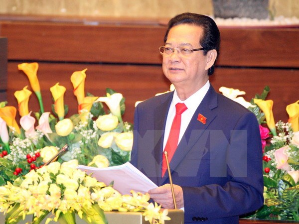 Thủ tướng Nguyễn Tấn Dũng trình bày Báo cáo tình hình kinh tế-xã hội năm 2015 và hương hướng nhiệm vụ năm 2016. (Ảnh: Thống Nhất/TTXVN)