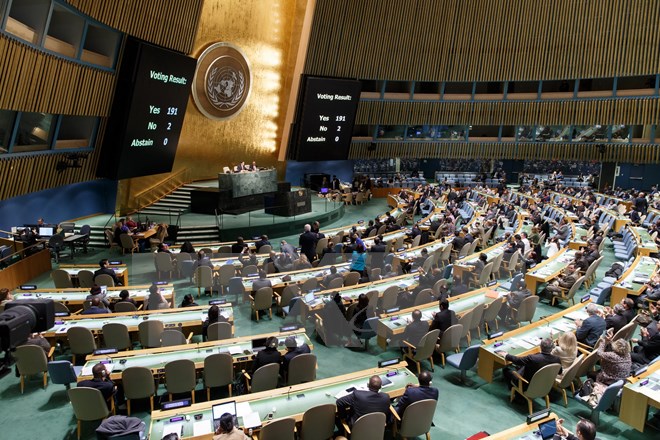 Toàn cảnh phiên họp toàn thể Đại hội đồng Liên hợp quốc bỏ phiếu kêu gọi Hoa Kỳ dỡ bỏ cấm vận Cuba, ngày 27-10. (Nguồn: THX/TTXVN)