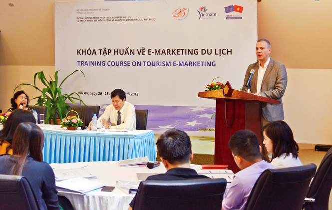 Lớp tập huấn về E-marketing du lịch do Tổng cục Du lịch tổ chức cho cán bộ chuyên trách các tỉnh, thành phố trên toàn quốc (Ảnh: Tuấn Anh)
