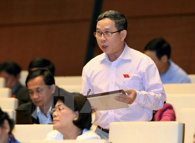 Đại biểu Quốc hội tỉnh Đồng Tháp Nguyễn Hữu Đức phát biểu ý kiến. (Ảnh: Doãn Tấn/TTXVN)