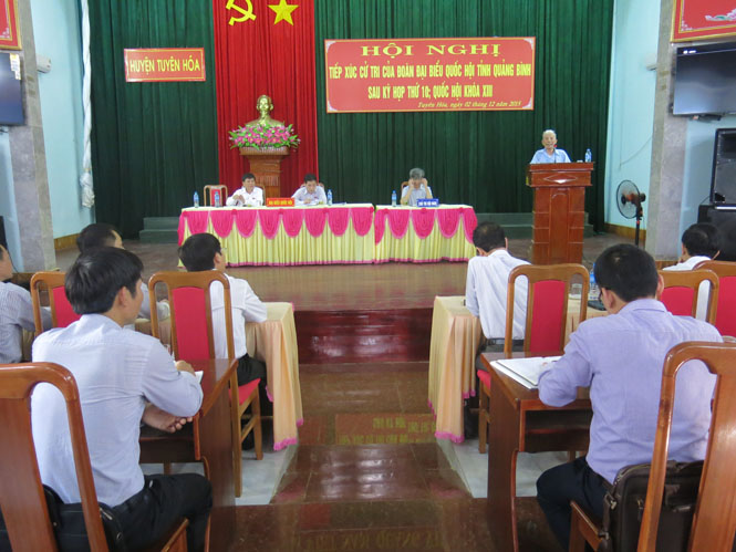 Toàn cảnh hội nghị tiếp xúc cử tri Đại biểu Quốc hội tại huyện Tuyên Hóa