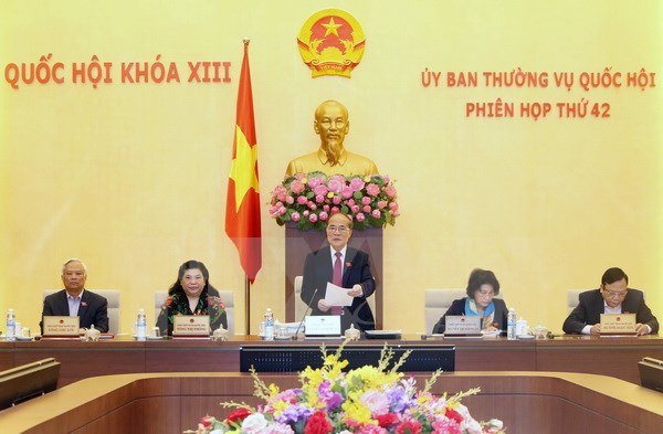 Chủ tịch Quốc hội Nguyễn Sinh Hùng phát biểu khai mạc Phiên họp thứ 42 Ủy ban Thường vụ Quốc hội. (Ảnh: Nhan Sáng-TTXVN)