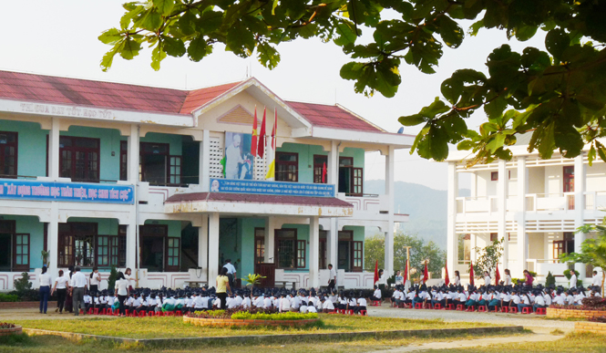  Giờ sinh hoạt ngày đầu tuần của học sinh Trường THCS Quảng Minh. Ảnh: PV
