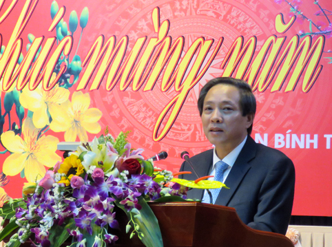 Đồng chí Hoàng Đăng Quang, Ủy viên Trung ương Đảng, Bí thư Tỉnh ủy, Chủ tịch HĐND tỉnh, Trưởng đoàn Đại đại biểu Quốc hội tỉnh phát biểu tại hội nghị.