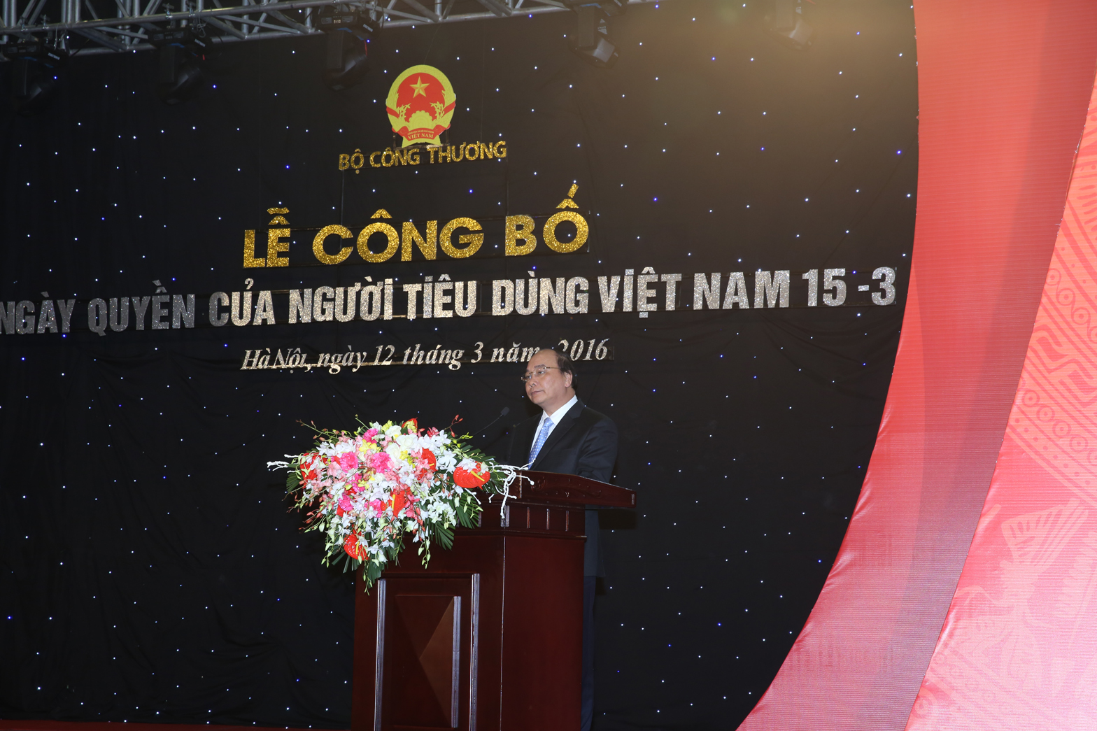 Phó Thủ tướng Nguyễn Xuân Phúc kêu gọi hành động vì quyền của người tiêu dùng. Ảnh: VGP/Lê Sơn