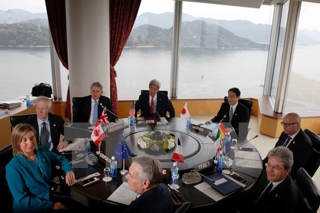 Ngoại trưởng các nước G7 tại phiên họp đầu tiên của Hội nghị. (Nguồn: AFP/TTXVN)