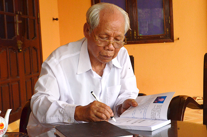 Ông Võ Thanh Tùng-người chép sử làng.