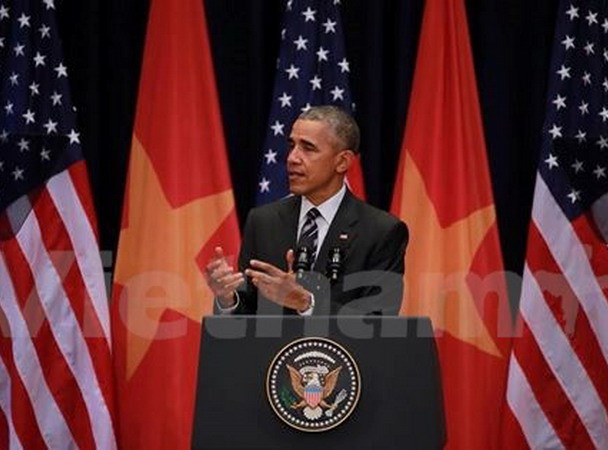 Tổng thống Hoa Kỳ Barack Obama phát biểu trước hơn 2.000 học sinh, sinh viên Hà Nội. (Ảnh: Minh Sơn/Vietnam+)