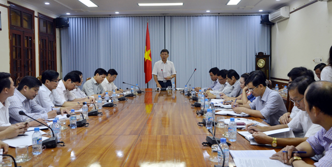 Đồng chí Nguyễn Hữu Hoài, Phó Bí thư Tỉnh uỷ, Chủ tịch UBND tỉnh, Trưởng ban chỉ đạo CTMTQGXDNTM chủ trì hội nghị.