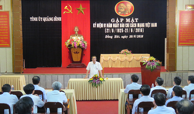 Đồng chí Hoàng Đăng Quang, Ủy viên Trung ương Đảng, Bí thư Tỉnh ủy, Chủ tịch HĐND tỉnh phát biểu tại buổi gặp mặt.