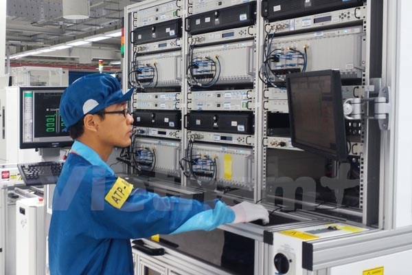 Dây chuyền sản xuất tại nhà máy do Microsoft đầu tư ở tỉnh Bắc Ninh. (Ảnh: T.H/Vietnam+)