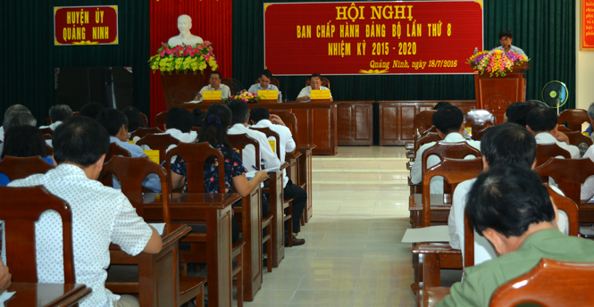 Toàn cảnh hội nghị BCH Đảng bộ huyện Quảng Ninh lần thứ 8