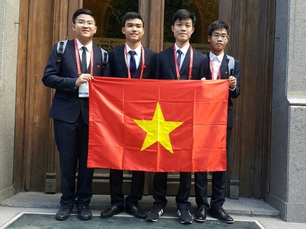 Các thành viên của đội tuyển Việt Nam dự thi Olympic Hóa học quốc tế 2016. (Ảnh: Bộ Giáo dục và Đào tạo)