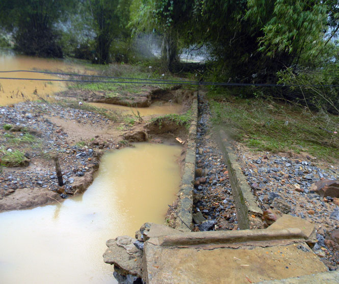 Nhiều hệ thống kênh mương thuỷ lợi ở Tuyên Hoá bị lũ vùi lấp, làm hư hỏng