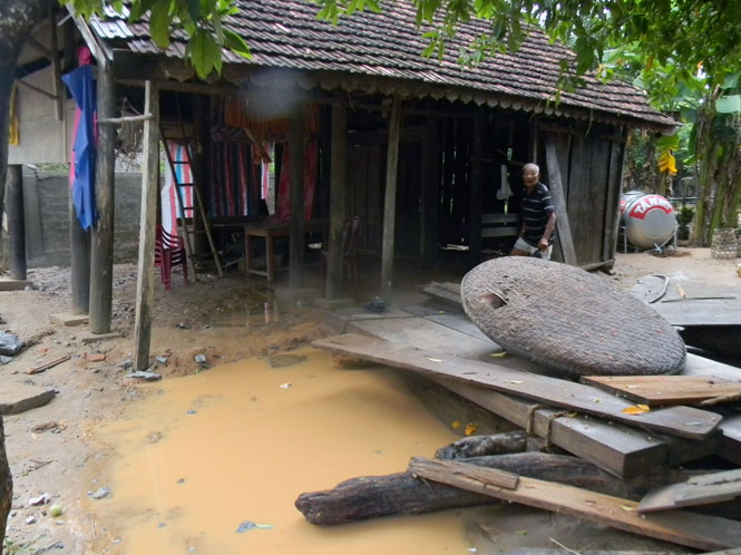 Nhà ông Trần Bát, thôn 3, xã Thạch Hoá bị lũ trôi hết tài sản