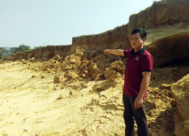 Đất sản xuất bị sạt lở tại thôn Chùa Bụt, xã Cao Quảng.