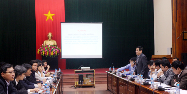 Đồng chí Nguyễn Xuân Quang, Ủy viên Ban Thường vụ Tỉnh ủy, Phó Chủ tịch Thường trực UBND tỉnh phát biểu tại buổi làm việc.
