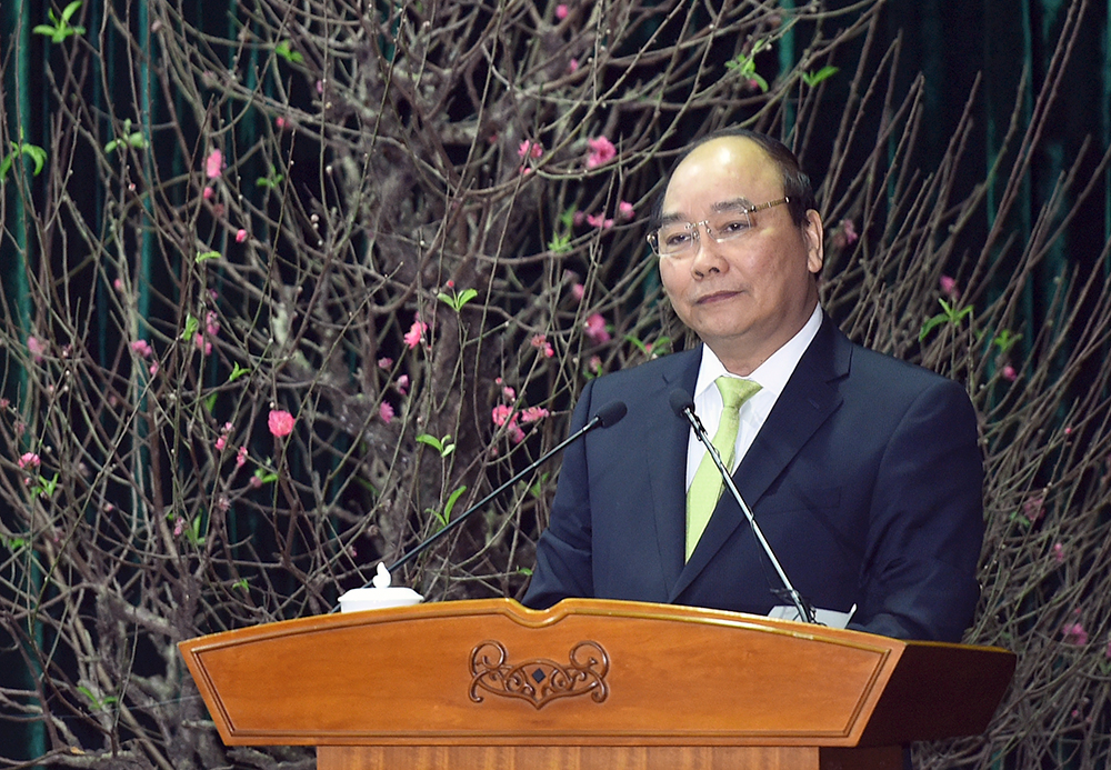 Thủ tướng Nguyễn Xuân Phúc phát biểu tại Hội nghị trực tuyến tổng kết công tác văn hóa, thể thao và du lịch năm 2016 và triển khai nhiệm vụ năm 2017. Ảnh: VGP/Quang Hiếu