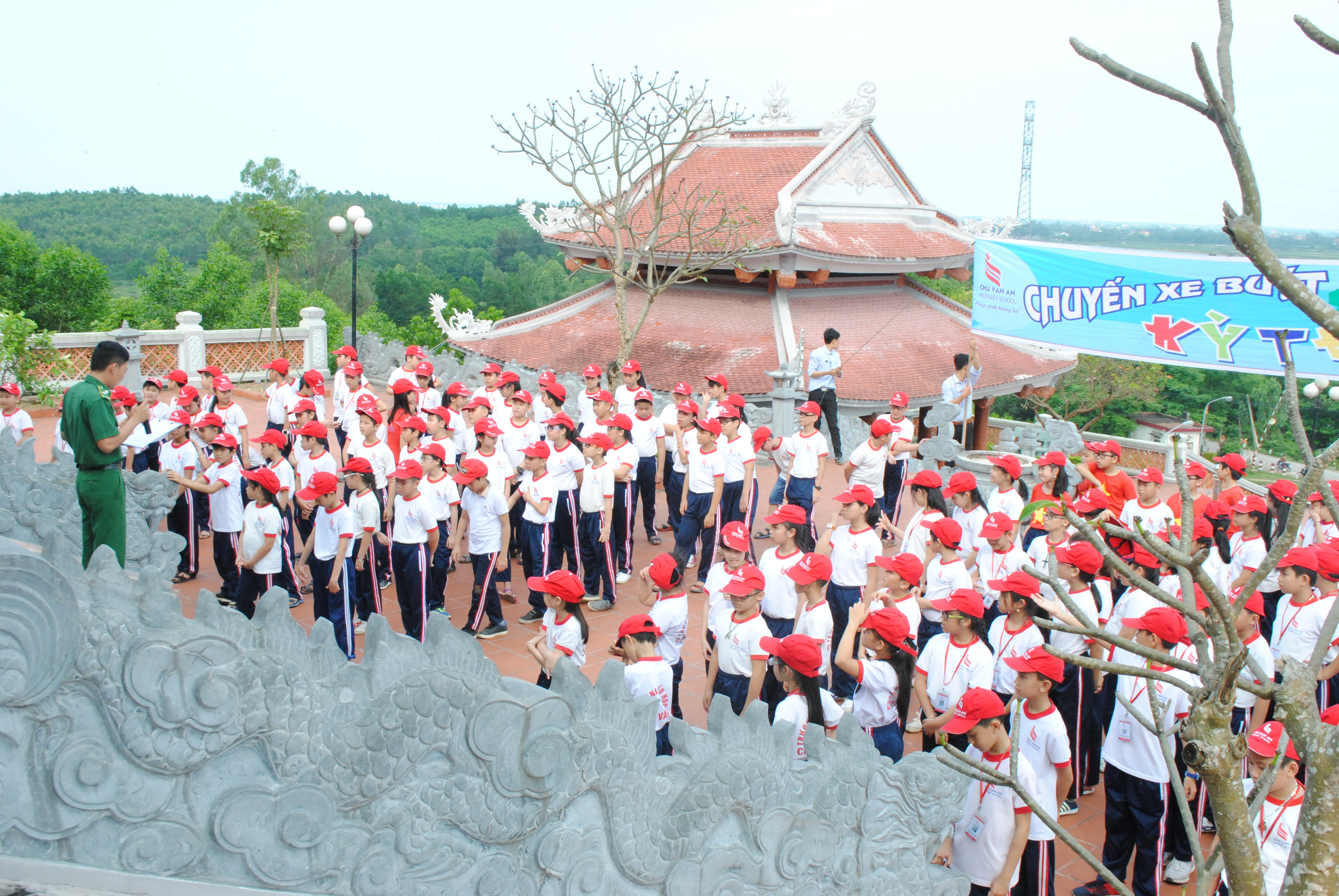 Tìm hiểu về Đền tưởng niệm liệt sỹ Trường Sơn - Bến phà Long Đại (Quảng Ninh)