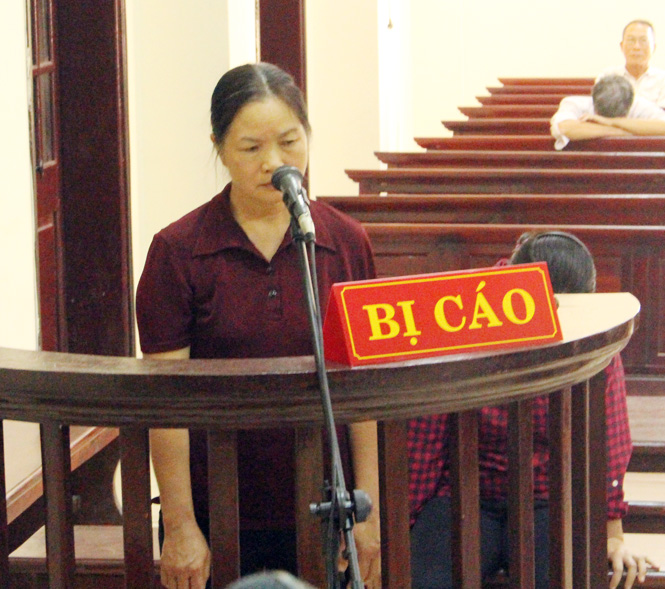 Bị cáo Nguyễn Thị Xiêm thừa nhận các hành vi phạm tội của mình.