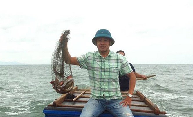 Những người lặn biển trở về sau một ngày ra khơi.