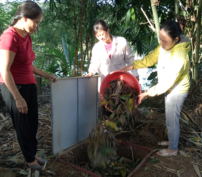 Hội Phụ nữ xã Trường Xuân với mô hình phân loại rác thải đạt hiệu quả.