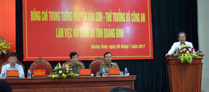  Đồng chí Hoàng Đăng Quang, Ủy viên Trung ương Đảng, Bí thư Tỉnh ủy, Chủ tịch HĐND tỉnh phát biểu tại buổi làm việc với đoàn công tác của Bộ Công an.