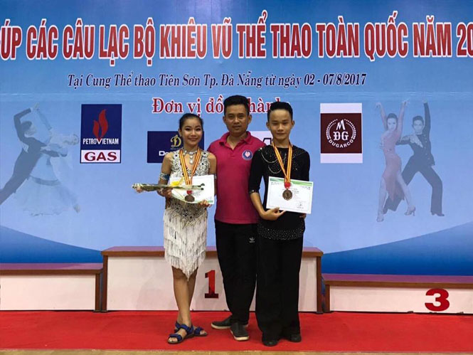 Câu lạc bộ khiêu vũ Quảng Bình giành giải B Thanh niên