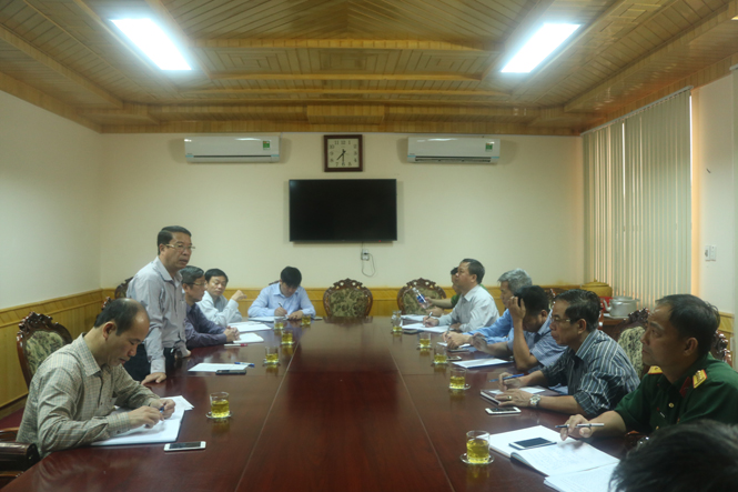 Sáng 15- 9- 2017 Ban Thường vụ Huyện uỷ Tuyên Hoá tổ chức họp khẩn triển khai công tác phòng chống bão số 10. 