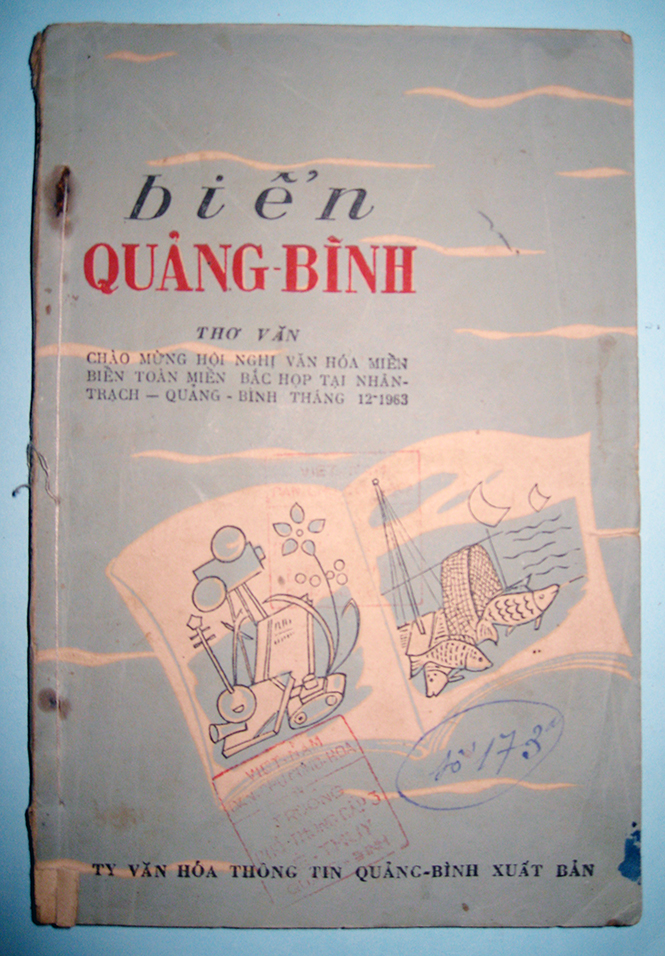Bìa tập sách Biển Quảng Bình do Ty Văn hóa Thông tin Quảng Bình xuất bản năm 1963.
