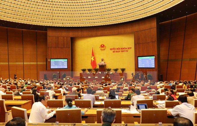 Quốc hội thông qua toàn văn Nghị quyết về kế hoạch phát triển kinh tế-xã hội năm 2018. (Ảnh: Phương Hoa/TTXVN)