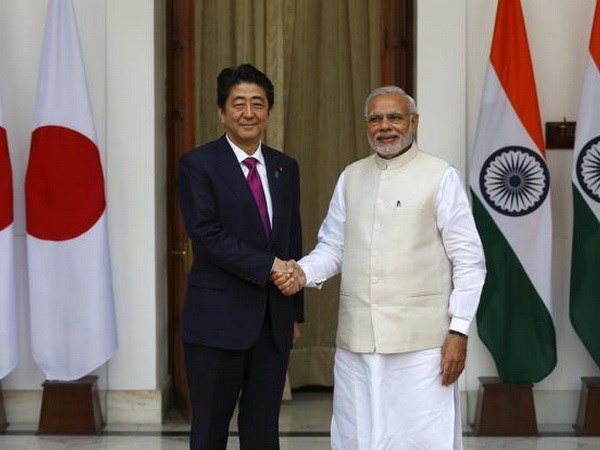 Thủ tướng Nhật Bản Shinzo Abe​ và người đồng cấp Ấn Độ Narendra Modi​. (Nguồn: Reuters)