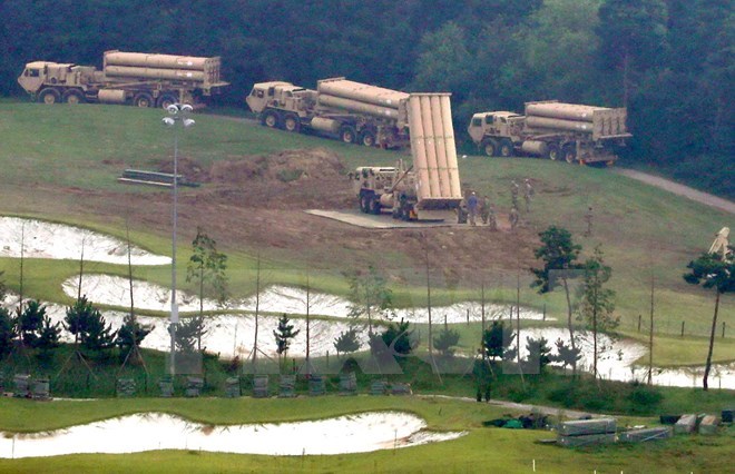 Hệ thống phòng thủ tên lửa tầm cao giai đoạn cuối (THAAD) của Mỹ triển khai tại Hàn Quốc. (Nguồn: AFP/TTXVN)