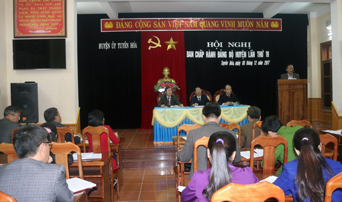 Quang cảnh tại Hội nghị Ban Chấp hành Đảng bộ huyện Tuyên Hoá lần thứ 19, nhiệm kỳ 2015-2020.   