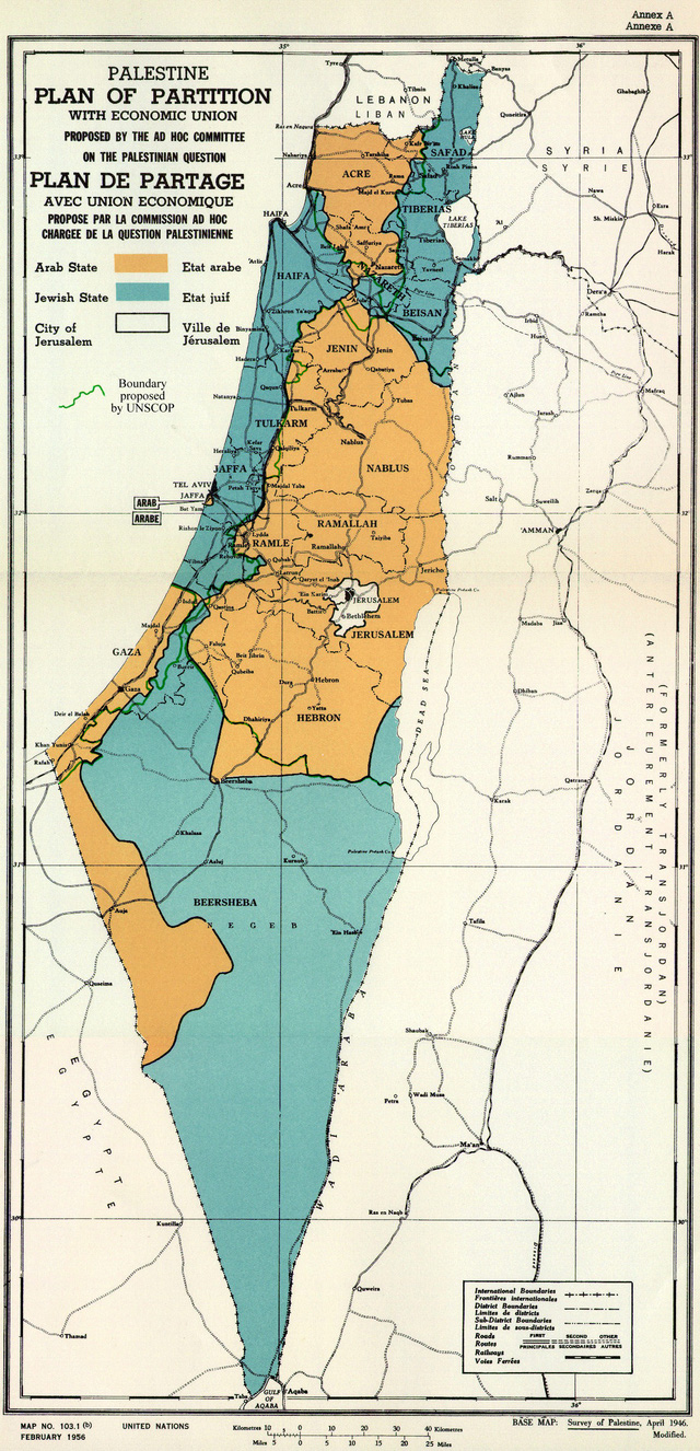 Kế hoạch phân vùng của Liên Hiệp Quốc theo đề xuất của Ủy ban đặc biệt LHQ về Palestines năm 1947, với phần đất màu cam dành cho người Ả rập, phần màu xanh dành cho người Do Thái. Thành phố Jerusalem không thuộc về quốc gia nào và nằm trong lãnh thổ của người Ả rập - Ảnh chụp màn hình.