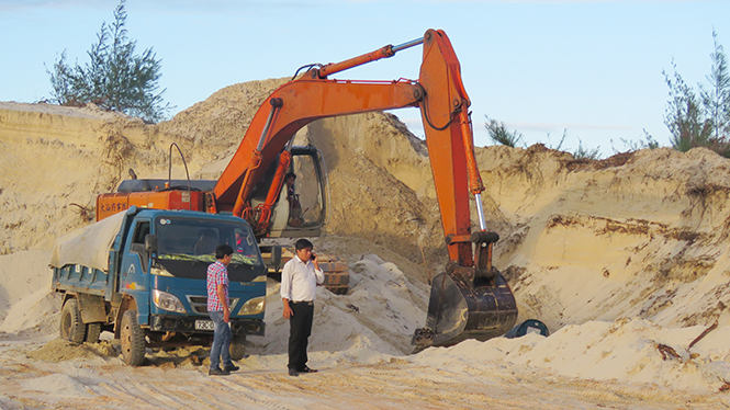 Nhờ tăng cường công tác kiểm tra, Thanh tra Sở TN-MT và Phòng TN-MT huyện Lệ Thủy đã kịp thời phát hiện và xử lý nhiều trường hợp có hành vi vi phạm trong khai thác cát san lấp.