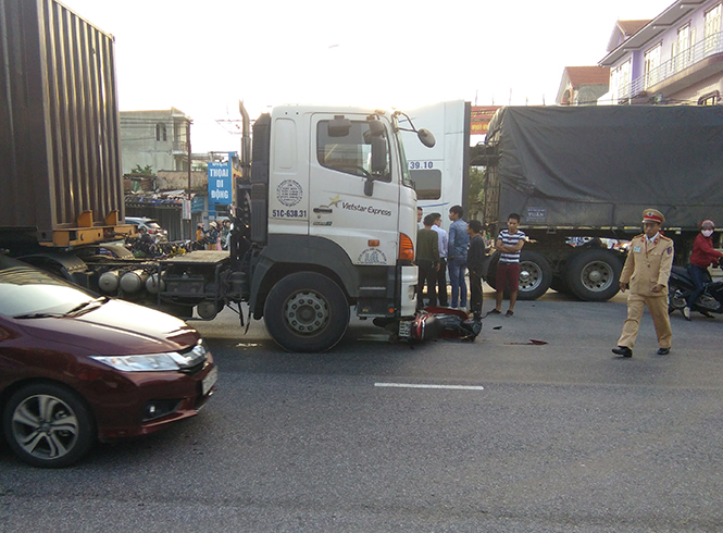 Một vụ tai nạn giao thông xảy ra trên Quốc lộ 1A, đoạn qua huyện Bố Trạch.