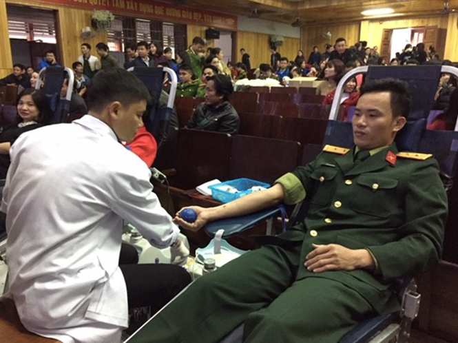 Thị xã Ba Đồn thu được gần 450 đơn vị máu trong hiến máu tình nguyện đợt 2 năm 2017.