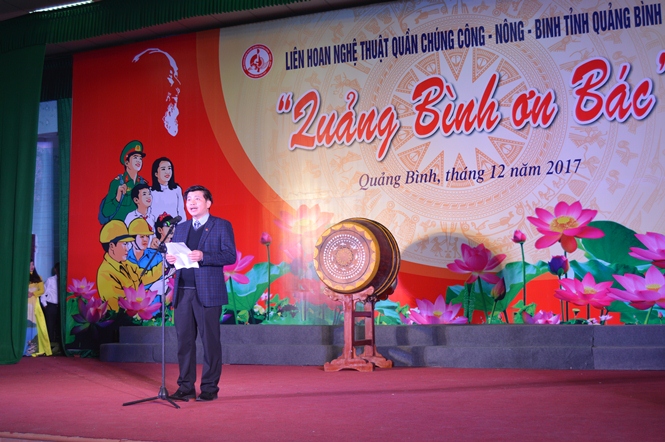 Đồng chí Trần Vũ Khiêm, TUV, Giám đốc Sở Văn hóa và Thể thao, Trưởng ban Tổ chức Liên hoan khai mạc liên hoan