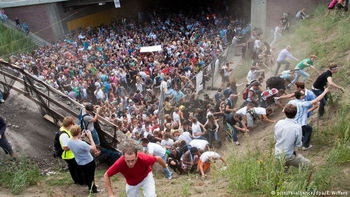 Năm 2010, 21 người chết cùng 650 người bị thương trong vụ giẫm đạp ở Lễ hội âm nhạc Duisburg, Đức - Ảnh: DW.com