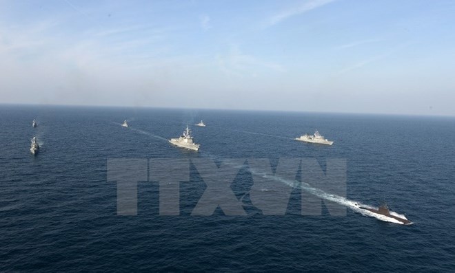 Tàu chiến của hải quân Hàn Quốc tham gia cuộc tập trận ngày 14-11-2016. (Nguồn: Yonhap/TTXVN)