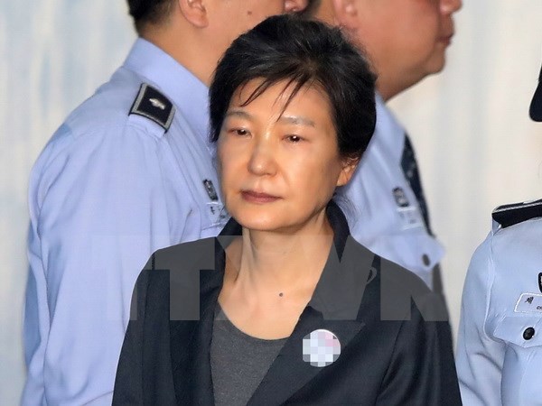Cựu Tổng thống Hàn Quốc Park Geun-hye tại Tòa án quận trung tâm Seoul. (Nguồn: AFP/TTXVN)