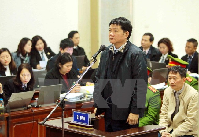 Bị cáo Đinh La Thăng trả lời câu hỏi của Luật sư tại phiên tòa. (Ảnh: An Đăng/TTXVN)