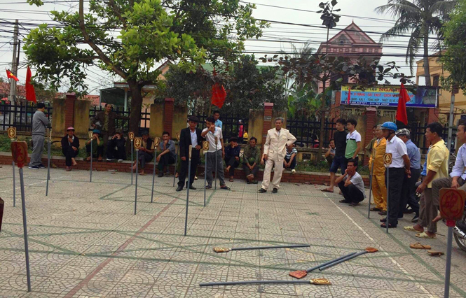 Thị xã Ba Đồn tổ chức các trò chơi dân gian, thu hút nhiều người dân tham gia trong dịp tết Nguyên đán Mậu Tuất 