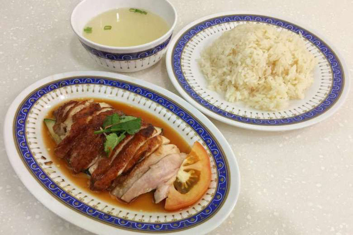 Người Singapore muốn mời hai ông Trump - Kim ăn cơm gà, cua xốt ớt...