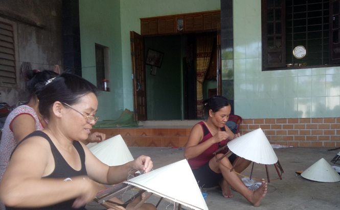 Huyện Lệ Thủy: Quan tâm phát triển làng nghề truyền thống