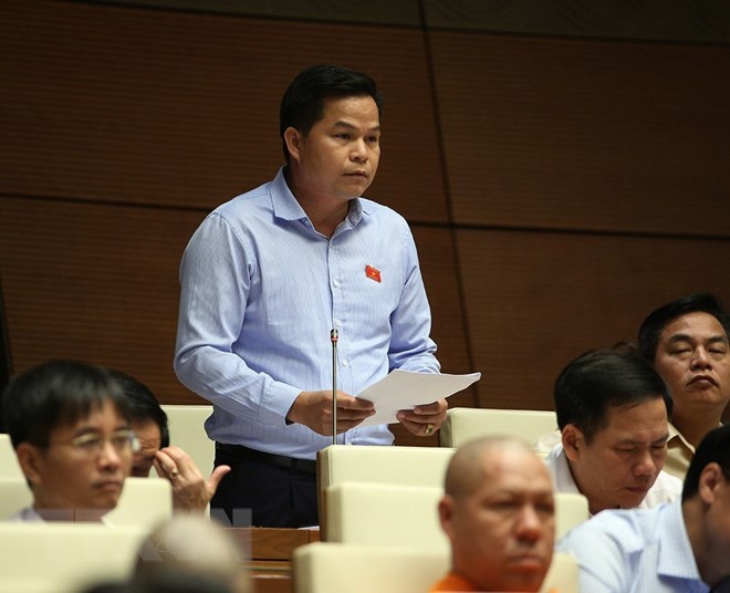 Đại biểu Quốc hội tỉnh Cao Bằng Bế Minh Đức phát biểu. (Ảnh: Dương Giang/TTXVN)