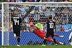 Messi sút hỏng penalty, tuyển Argentina chia điểm trước Iceland