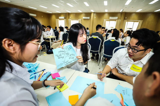 Các thí sinh TP.HCM tham gia tuyển sinh vào ĐH Fulbright Việt Nam - Ảnh: FUV