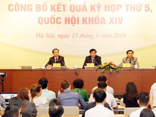 Tổng Thư ký, Chủ nhiệm Văn phòng Quốc hội Nguyễn Hạnh Phúc chủ trì buổi họp báo. (Ảnh: Trọng Đức/TTXVN)